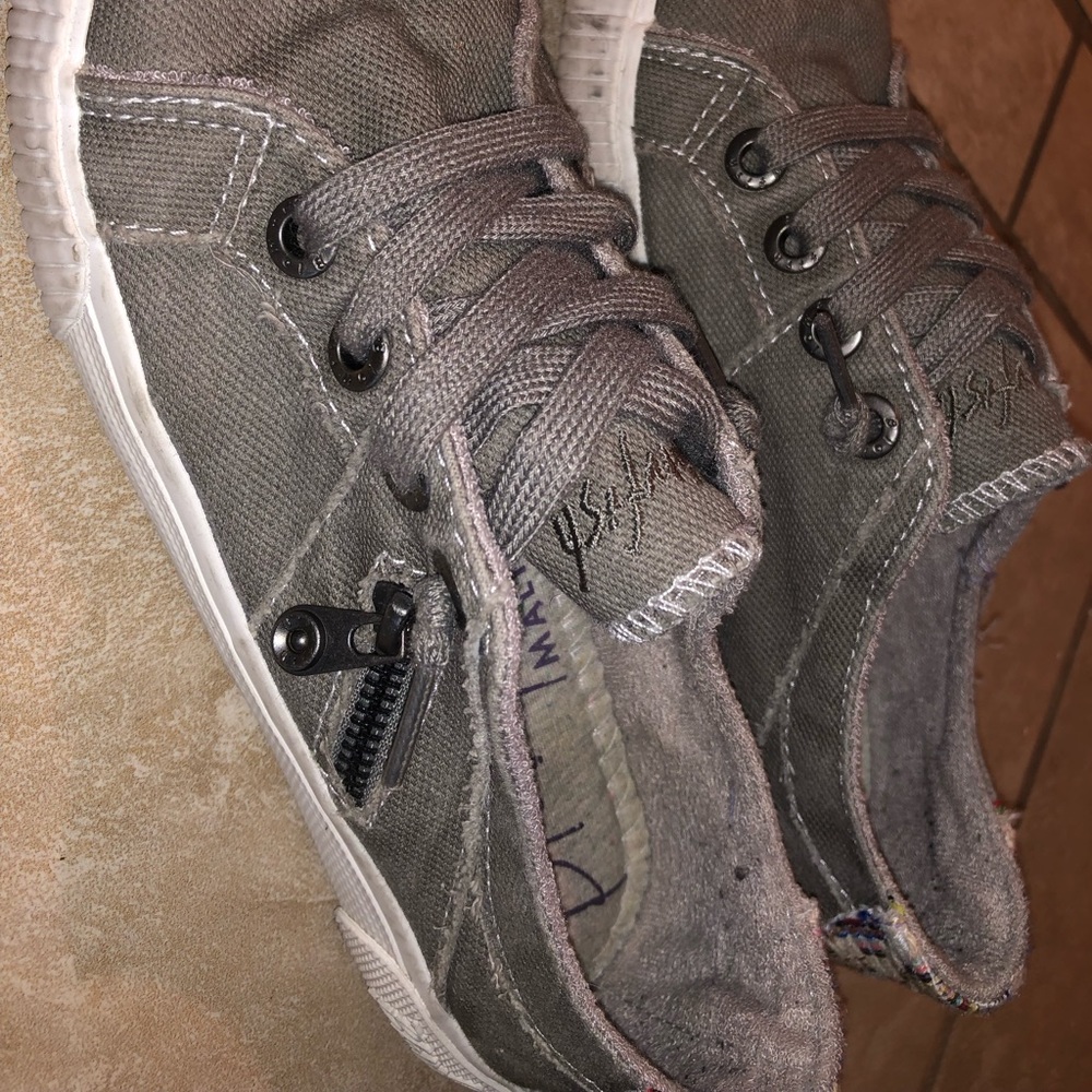 Cute gray Blowfish no tie Fruit style sneakers 7